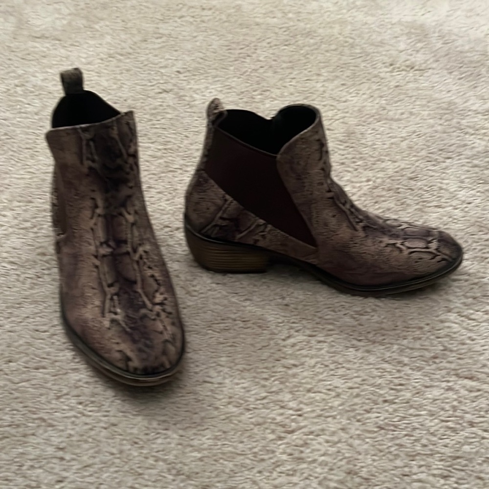Soft faux snake skin boots 8.5